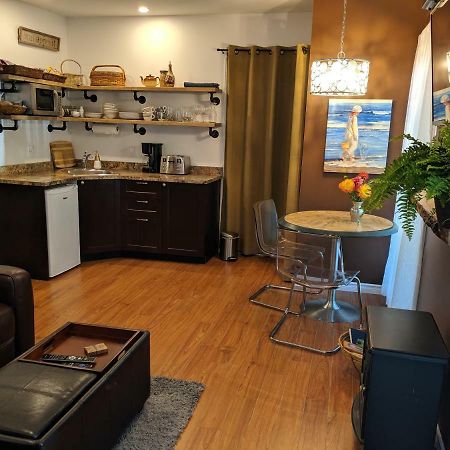 Oceanspray Hideaway Διαμέρισμα North Saanich Εξωτερικό φωτογραφία