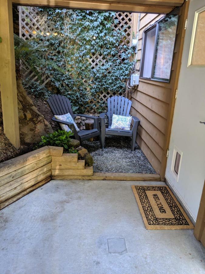 Oceanspray Hideaway Διαμέρισμα North Saanich Εξωτερικό φωτογραφία