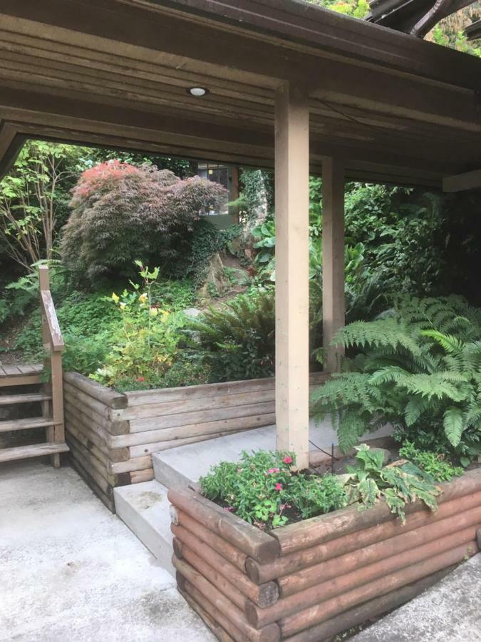 Oceanspray Hideaway Διαμέρισμα North Saanich Εξωτερικό φωτογραφία